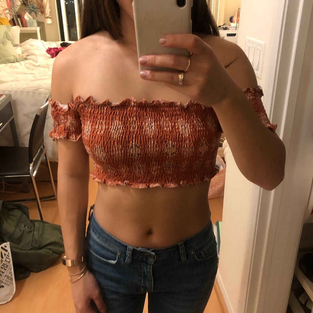 Cute bandeau crop top!